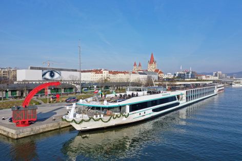 КРУИЗ БЪЛГАРСКА ГРУПА В НАЙ-КРАСИВАТА ЧАСТ ОТ РЕКА ДУНАВ И ТРИ ЕВРОПЕЙСКИ СТОЛИЦИ