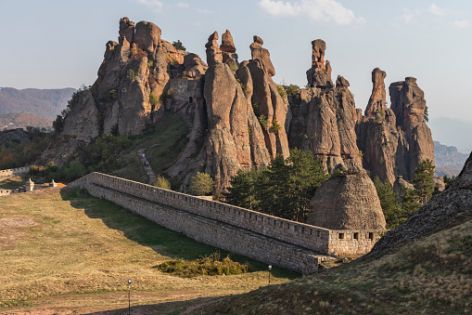 Черепишки манастир - Мездра - пещера Леденика - Враца - проход Вратцата - Белоградчик - крепост Калето - пещера Магура - пещера Венеца